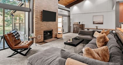 Sleeps 16 @ Shanty Creek; Chain of Lakes; Beach Access; Pool Access