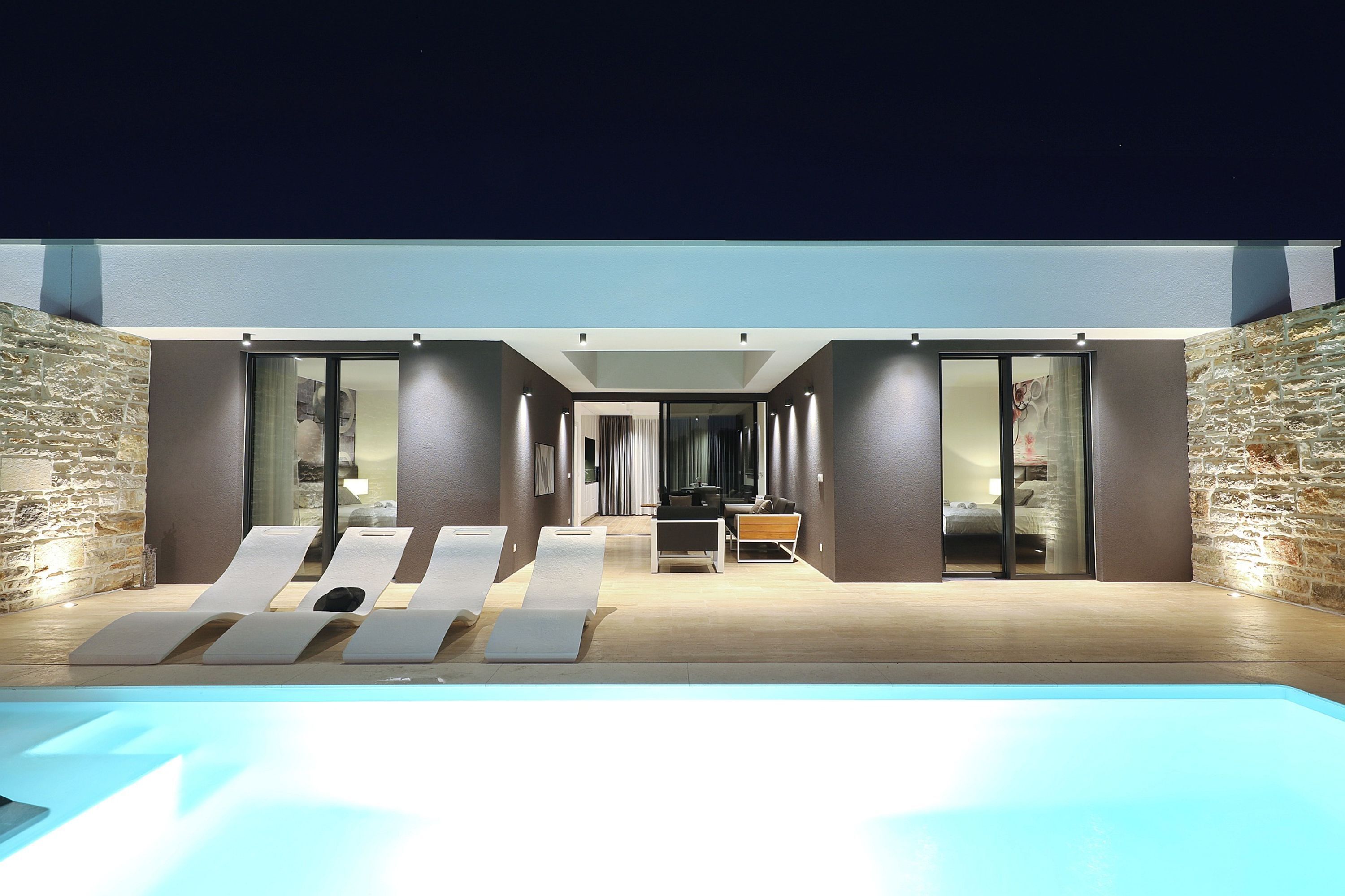 12 عدّة غرف نوم