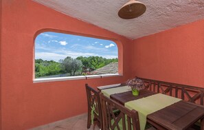 Villa | 4 bedrooms - Prisedi in Rakalj With 4 Bedrooms and 3 Bathrooms (Marcana)