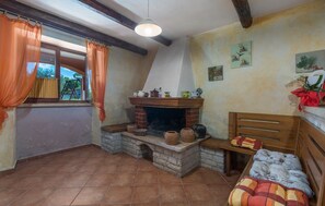 Villa | 4 bedrooms - Prisedi in Rakalj With 4 Bedrooms and 3 Bathrooms (Marcana)