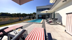 Villa, fumadores | 4 dormitorios
