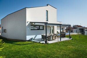 House | 4 bedrooms - Elsa in Krnica With 4 Bedrooms and 4 Bathrooms (Marcana)