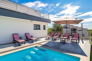 Villa | 4 bedrooms - Elsa in Krnica With 4 Bedrooms and 4 Bathrooms (Marcana)