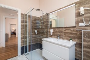 Casa, para fumantes | 5 quartos