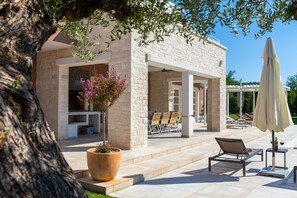 Villa | 5 bedrooms - Design Terra in Svetvin Enat (Svetvincenat)