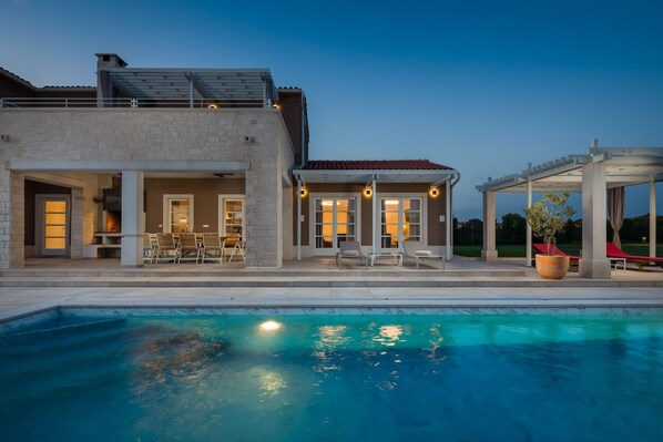 Villa | 5 dormitorios