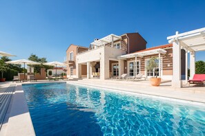 Villa | 5 dormitorios