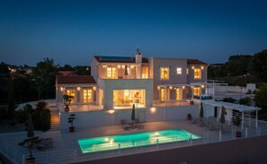 Villa | 5 bedrooms - Design Aqua in Svetvin Enat (Svetvincenat)