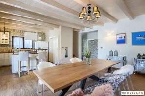 Villa - Campi in Mar ana With 4 Bedrooms and 4 Bathrooms (Marcana)