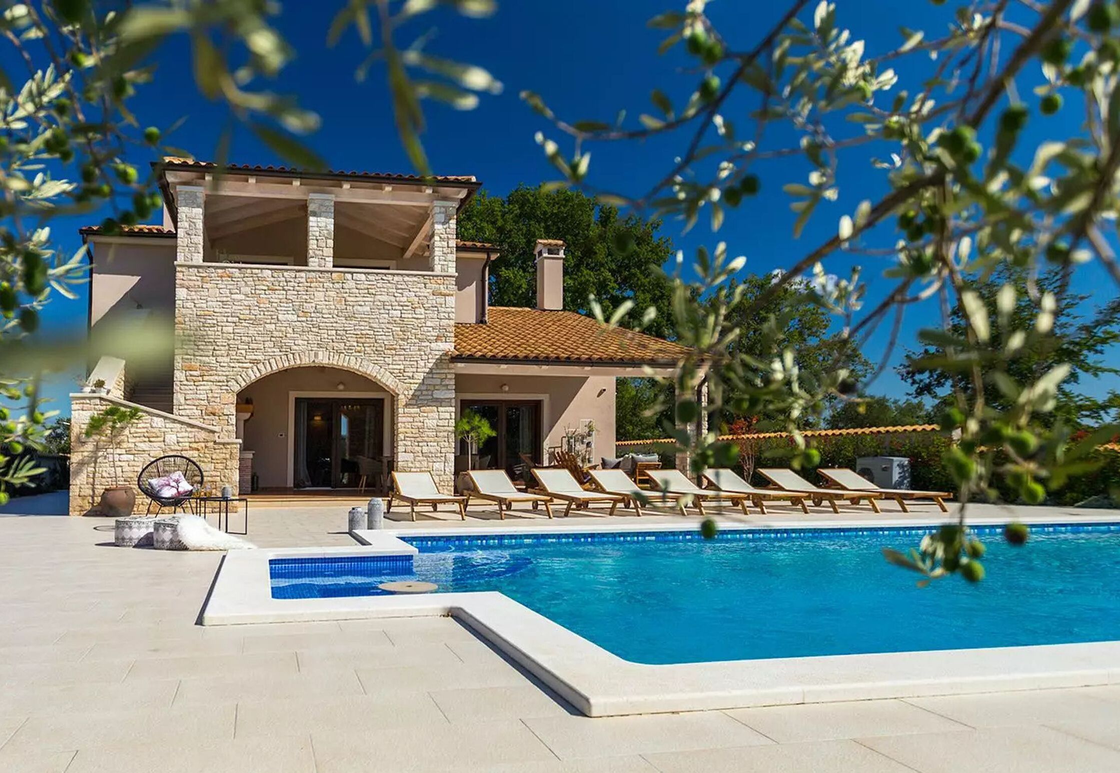 فيلا | 4 عدّة غرف نوم