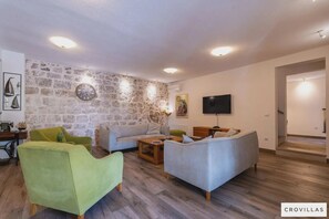 Villa | 5 bedrooms - Joe in Ilipi With 5 Bedrooms and 5 Bathrooms (Konavle)