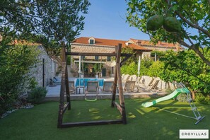 Villa | 5 bedrooms - Joe in Ilipi With 5 Bedrooms and 5 Bathrooms (Konavle)