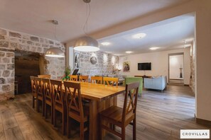 Villa | 5 bedrooms - Joe in Ilipi With 5 Bedrooms and 5 Bathrooms (Konavle)