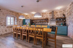 Villa | 5 bedrooms - Joe in Ilipi With 5 Bedrooms and 5 Bathrooms (Konavle)