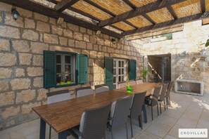 Villa | 5 bedrooms - Joe in Ilipi With 5 Bedrooms and 5 Bathrooms (Konavle)