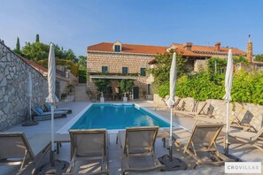 5 bedrooms - Joe in Ilipi With 5 Bedrooms and 5 Bathrooms (Konavle)