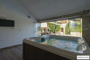 5 bedrooms - Joe in Ilipi With 5 Bedrooms and 5 Bathrooms (Konavle)