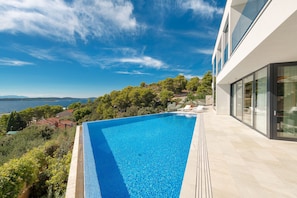 Villa, fumeurs | 4 chambres