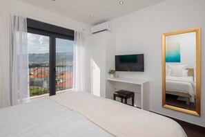 House, Smoking | 4 bedrooms - Salt in Trogir With 4 Bedrooms and 4 Bathrooms (Trogir)