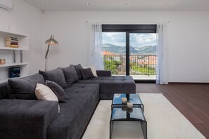 Villa | 4 bedrooms - Salt in Trogir With 4 Bedrooms and 4 Bathrooms (Trogir)