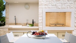 Unclassified image, 4 of 33, button - Petra in Vabriga With 3 Bedrooms and 3 Bathrooms (Tar-Vabriga)