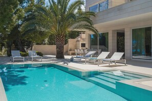 Villa, fumatori | 6 camere