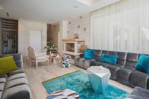 Villa | 6 bedrooms - Mila in Selca Bra (Selca)