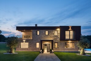 Villa | 7 bedrooms - Ambienta in Svetvin Enat (Svetvincenat)