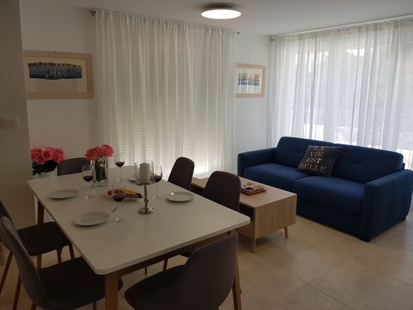 Villa | 6 bedrooms - Hrvatska in Ra anj With 6 Bedrooms and 3 Bathrooms (Rogoznica)