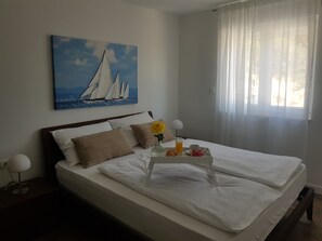 Villa | 6 bedrooms - Hrvatska in Ra anj With 6 Bedrooms and 3 Bathrooms (Rogoznica)