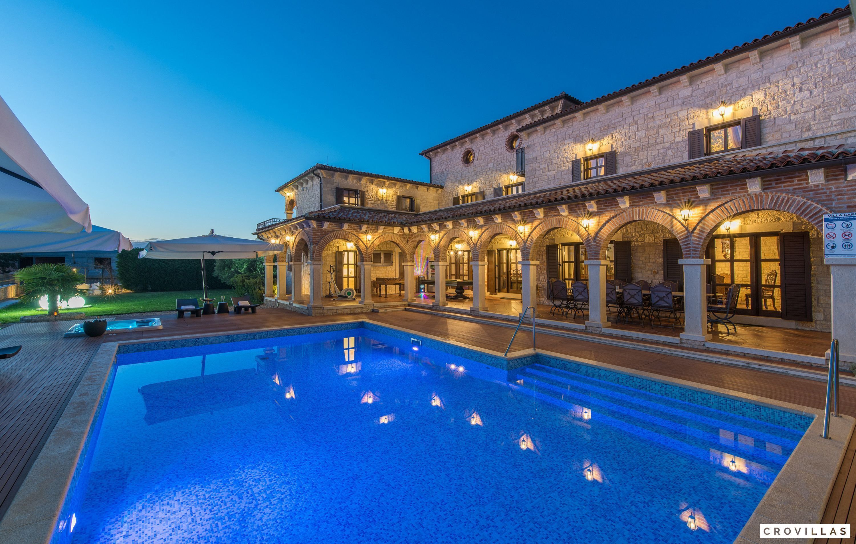 فيلا | 5 عدّة غرف نوم