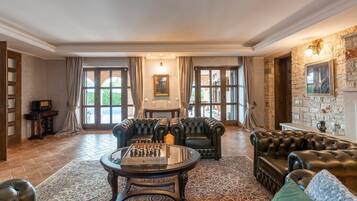 Villa, Smoking | 5 bedrooms