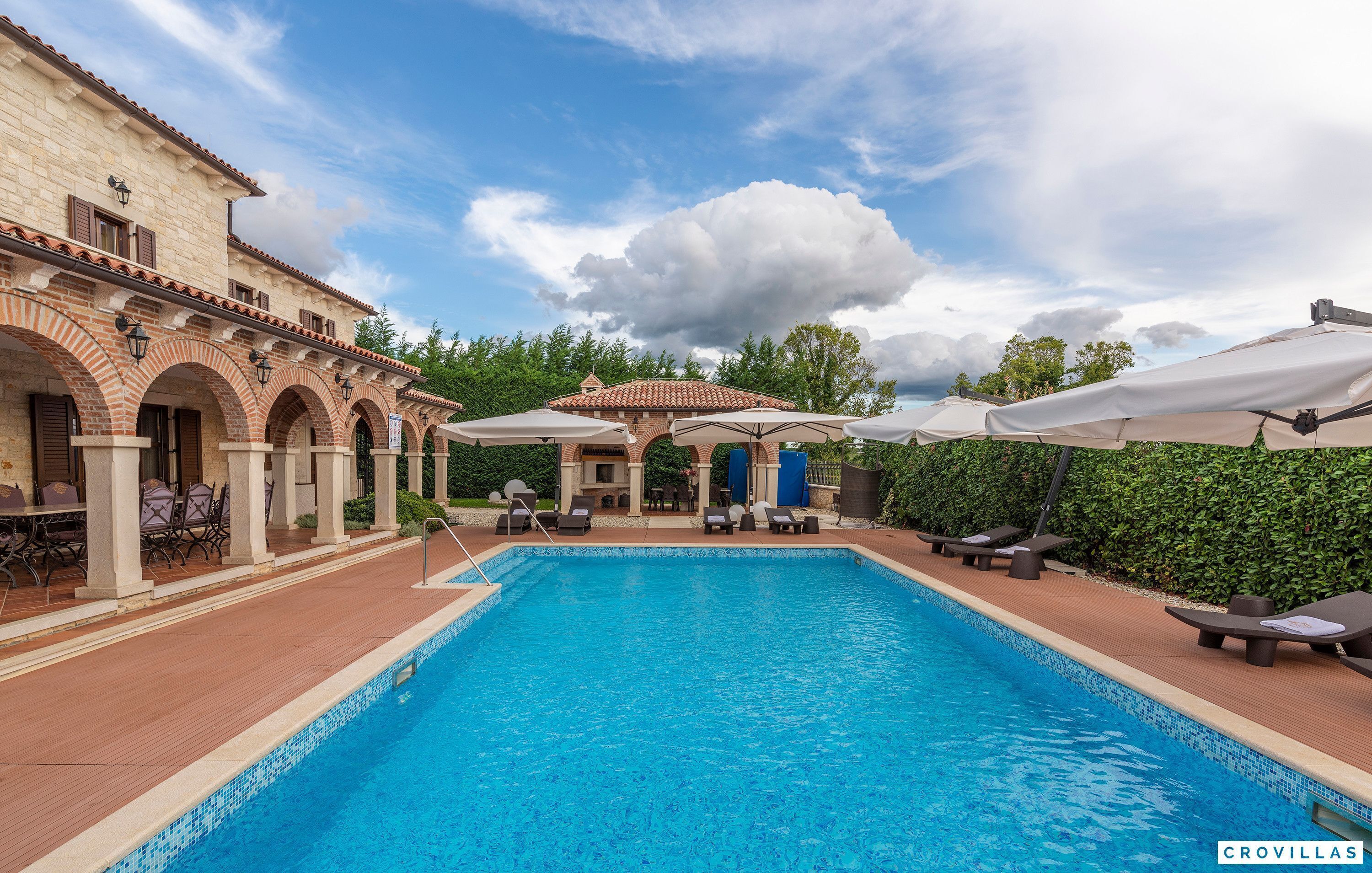 فيلا | 5 عدّة غرف نوم