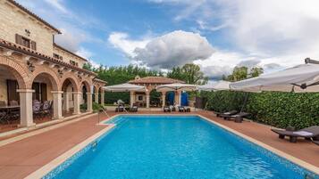 Villa, Smoking | 5 bedrooms