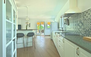 Casa, para fumadores | 8 habitaciones 