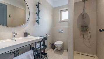 House, Smoking | 3 bedrooms