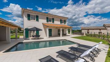 House, Smoking | 3 bedrooms