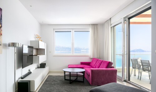 Acadia B in Slatine With 6 Bedrooms and 6 Bathrooms