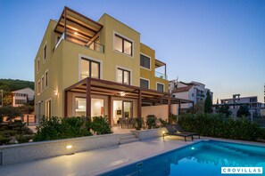Villa | 6 bedrooms - Acadia B in Slatine With 6 Bedrooms and 6 Bathrooms (Split)