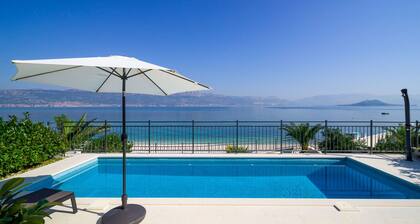 Acadia B in Slatine With 6 Bedrooms and 6 Bathrooms