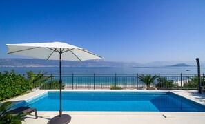 Villa | 6 bedrooms - Acadia B in Slatine With 6 Bedrooms and 6 Bathrooms (Split)