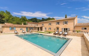 Room - Laeta in Minj With 4 Bedrooms and 4 Bathrooms (Gracisce)