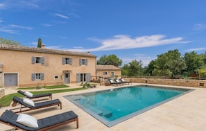 Room - Laeta in Minj With 4 Bedrooms and 4 Bathrooms (Gracisce)