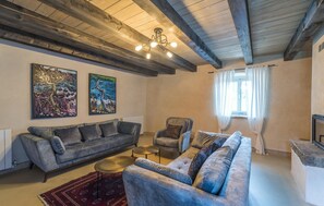 Villa - Laeta in Minj With 4 Bedrooms and 4 Bathrooms (Gracisce)