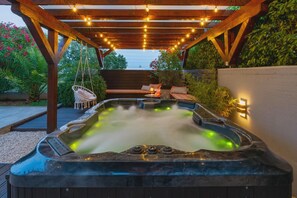 Villa, Smoking | 5 bedrooms - Chillax Inn in Medulin (Medulin)