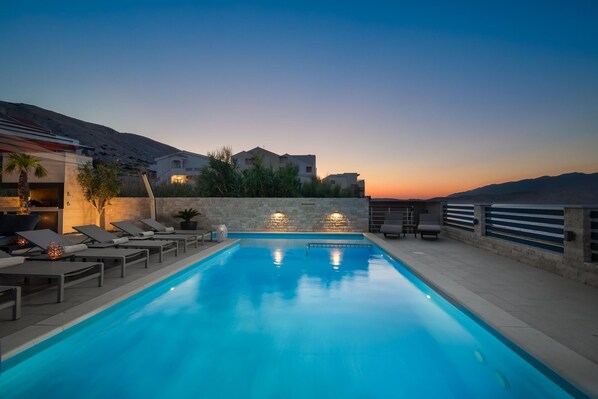 7 bedrooms - Emma in Pag With 7 Bedrooms and 2 Bathrooms (Pag)