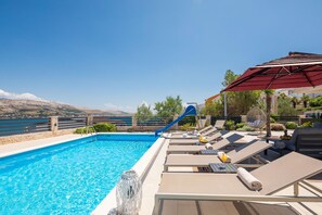 7 bedrooms - Emma in Pag With 7 Bedrooms and 2 Bathrooms (Pag)