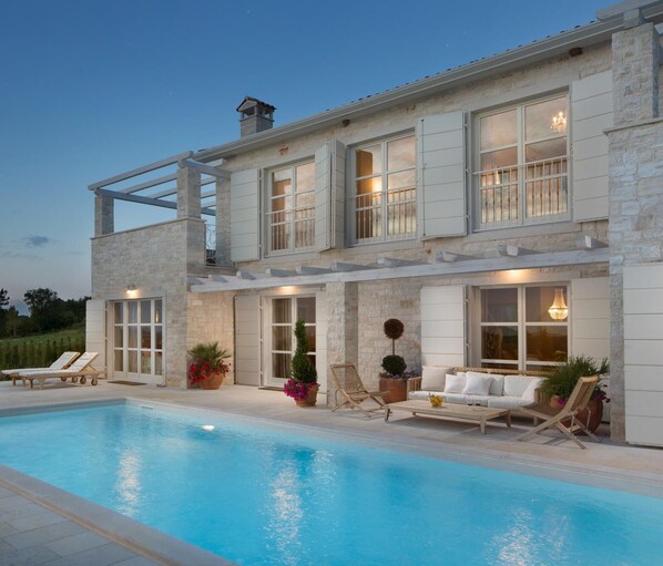 4 عدّة غرف نوم