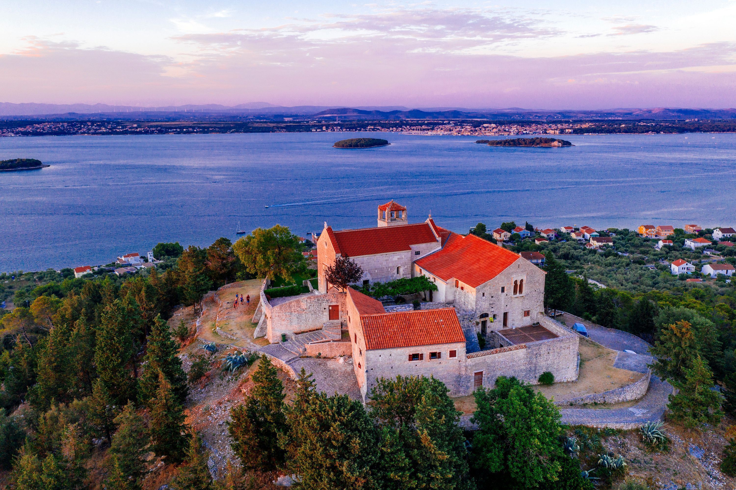 2 عدّة غرف نوم