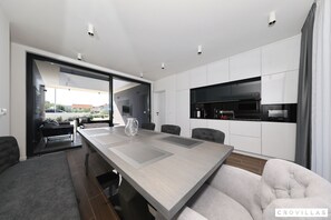 Villa | 3 bedrooms - K1 in Kraj With 3 Bedrooms and 1 Bathrooms (Pasman)